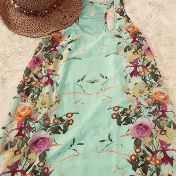 Gianni Bini Dresses & Skirts - NWOT Gianni Bini floral dress